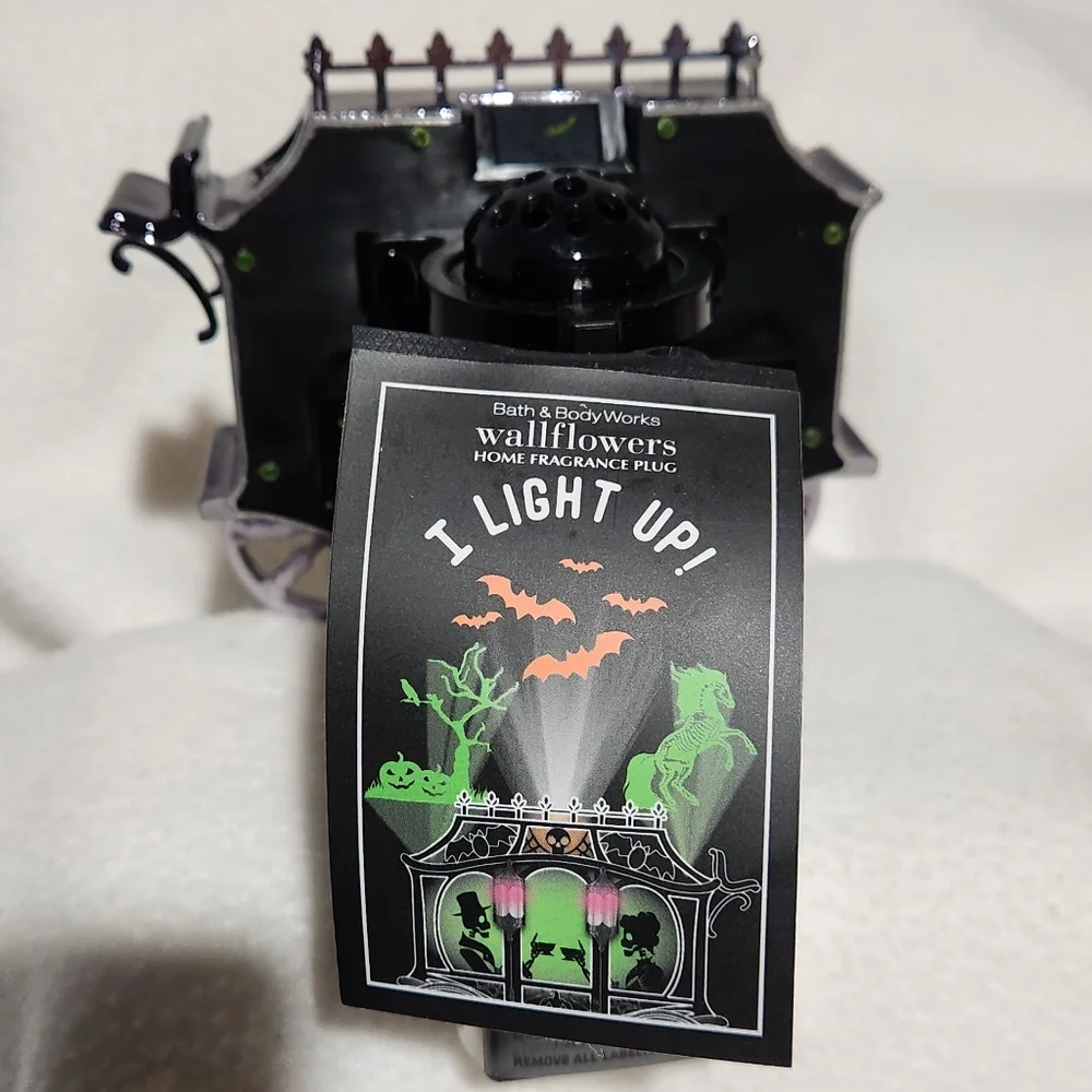 Two Bath and Body Works Halloween Wallflower Plug In's - Picture 2 of 6